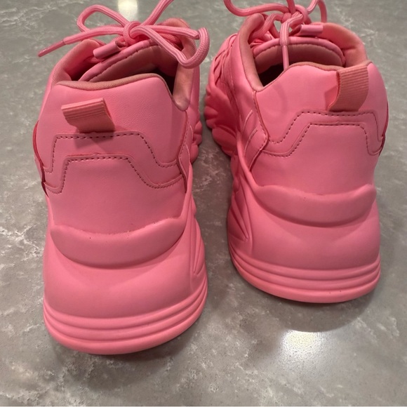 Madden Girl Neon Barbie Pink Chunky Sneakers Size 9.5 Like New Faux Leather - Picture 6 of 8